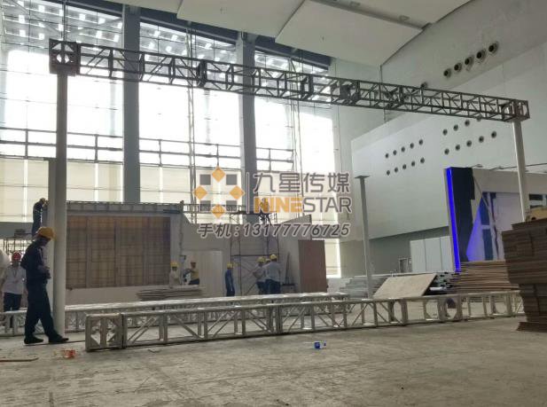 南(nán)昌展台搭建：廣州汽車展搭建現場